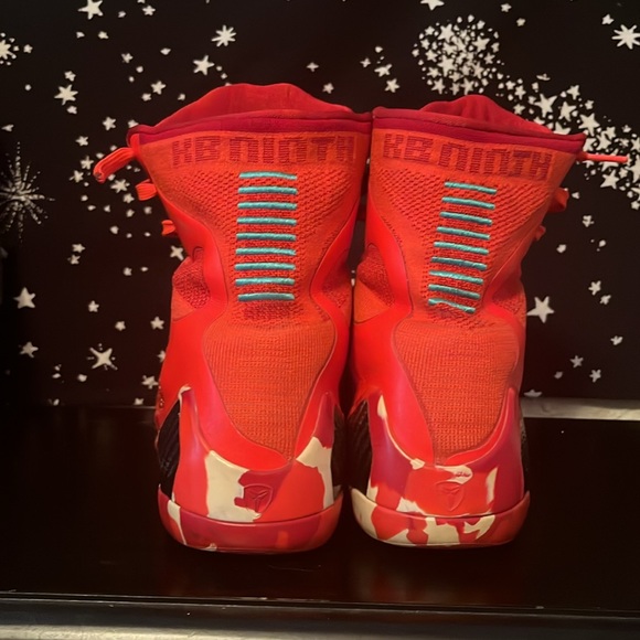 Nike Kobe 9 Christmas - Picture 3 of 6